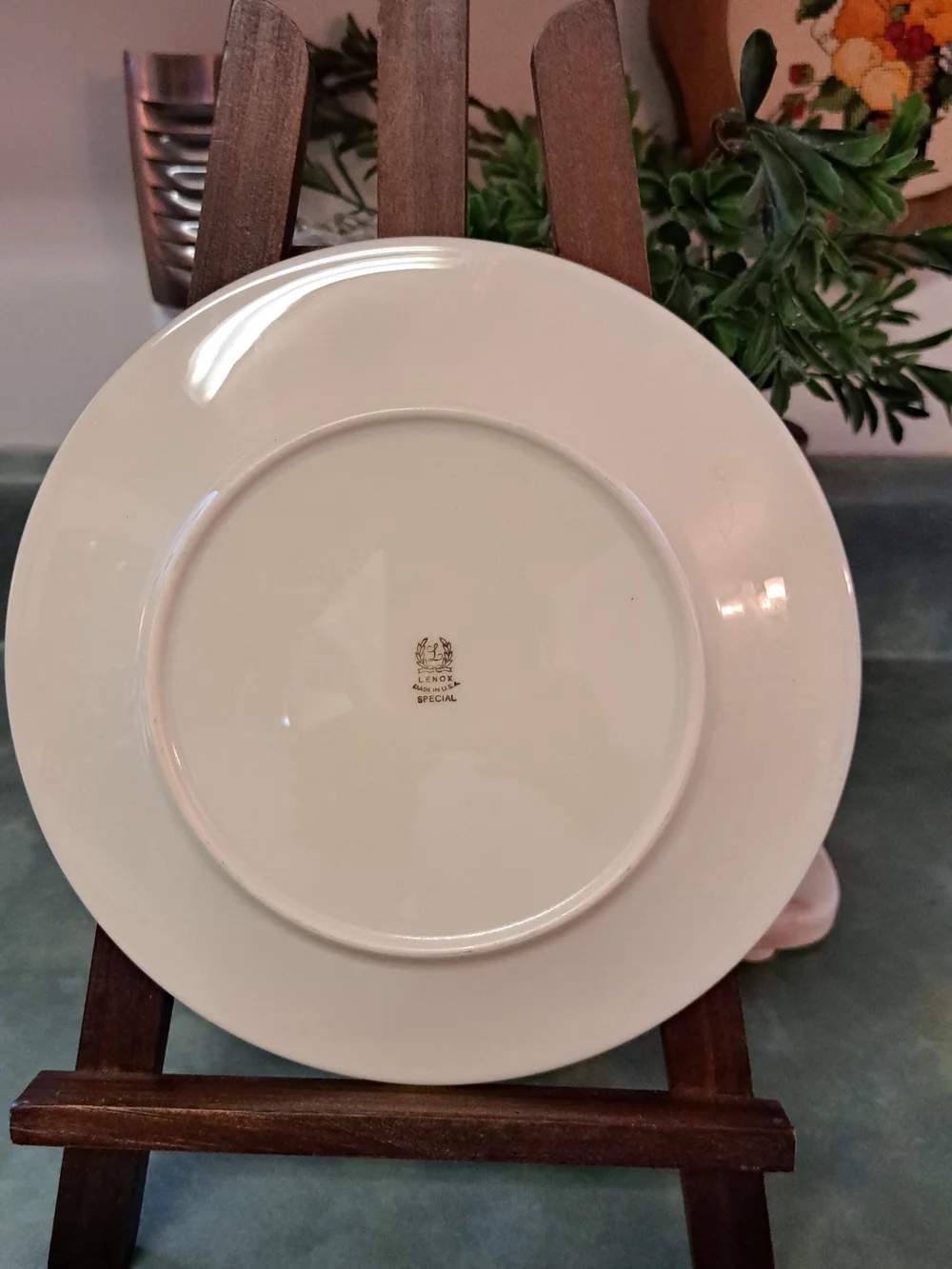 Lenox Cream Plate with Gold Rim and Fruit Centerpiece